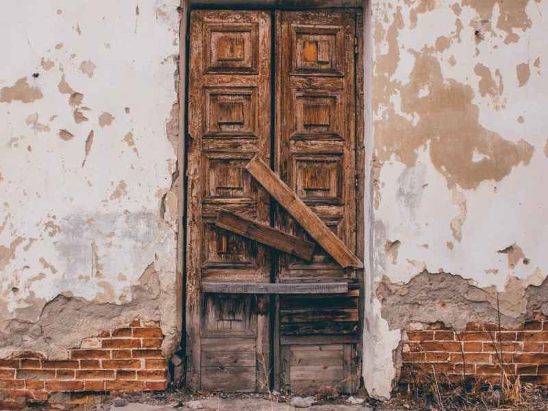 6 Creepy Cinematic Secret&nbsp;Rooms